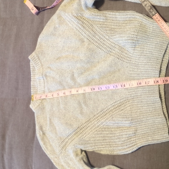 Quince 100% Yak Wool Pointelle Sweater, size XS - Picture 3 of 5